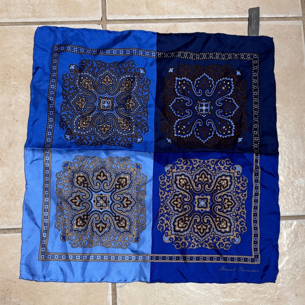 Daniel Cremieux Blue and Gold Patterned Scarf